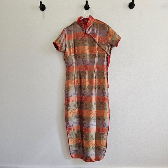 Silk Traditional Qipoa Dress - Picture 8 of 11